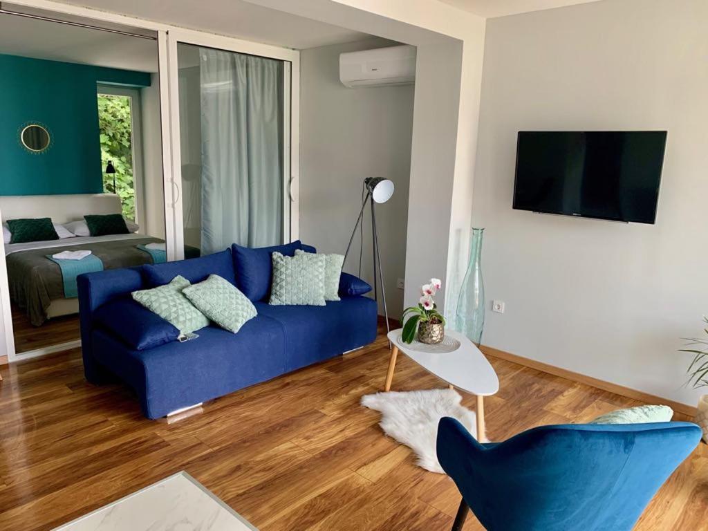 Deluxe Suites Mandic 奥米什 外观 照片
