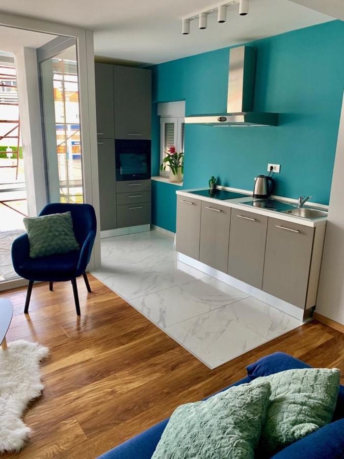 Deluxe Suites Mandic 奥米什 外观 照片