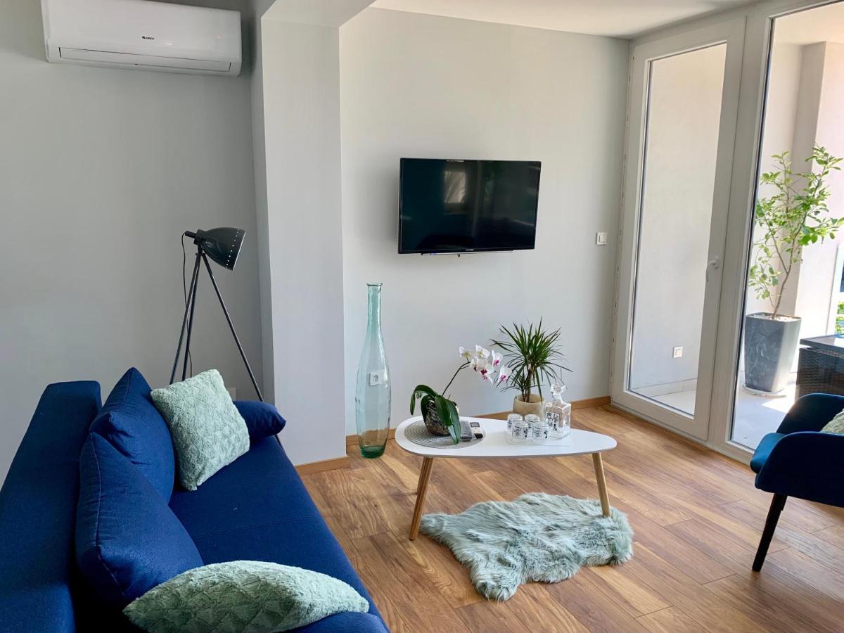Deluxe Suites Mandic 奥米什 外观 照片