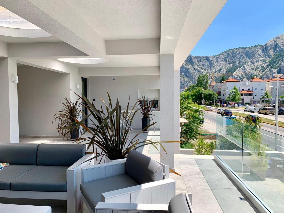 Deluxe Suites Mandic 奥米什 外观 照片